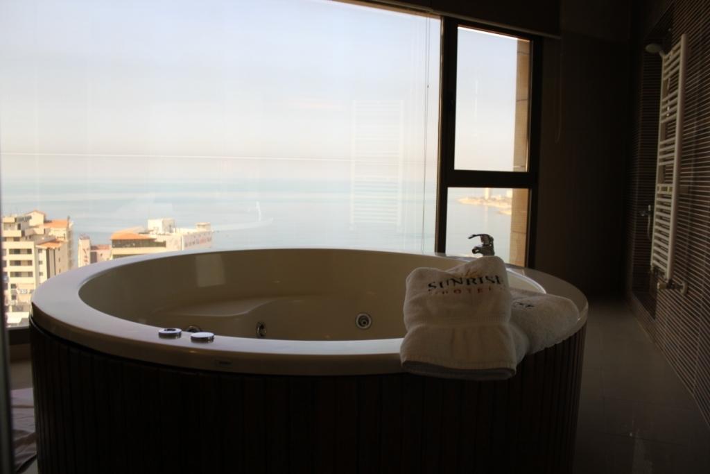 Sunrise Hotel Jounieh Dış mekan fotoğraf